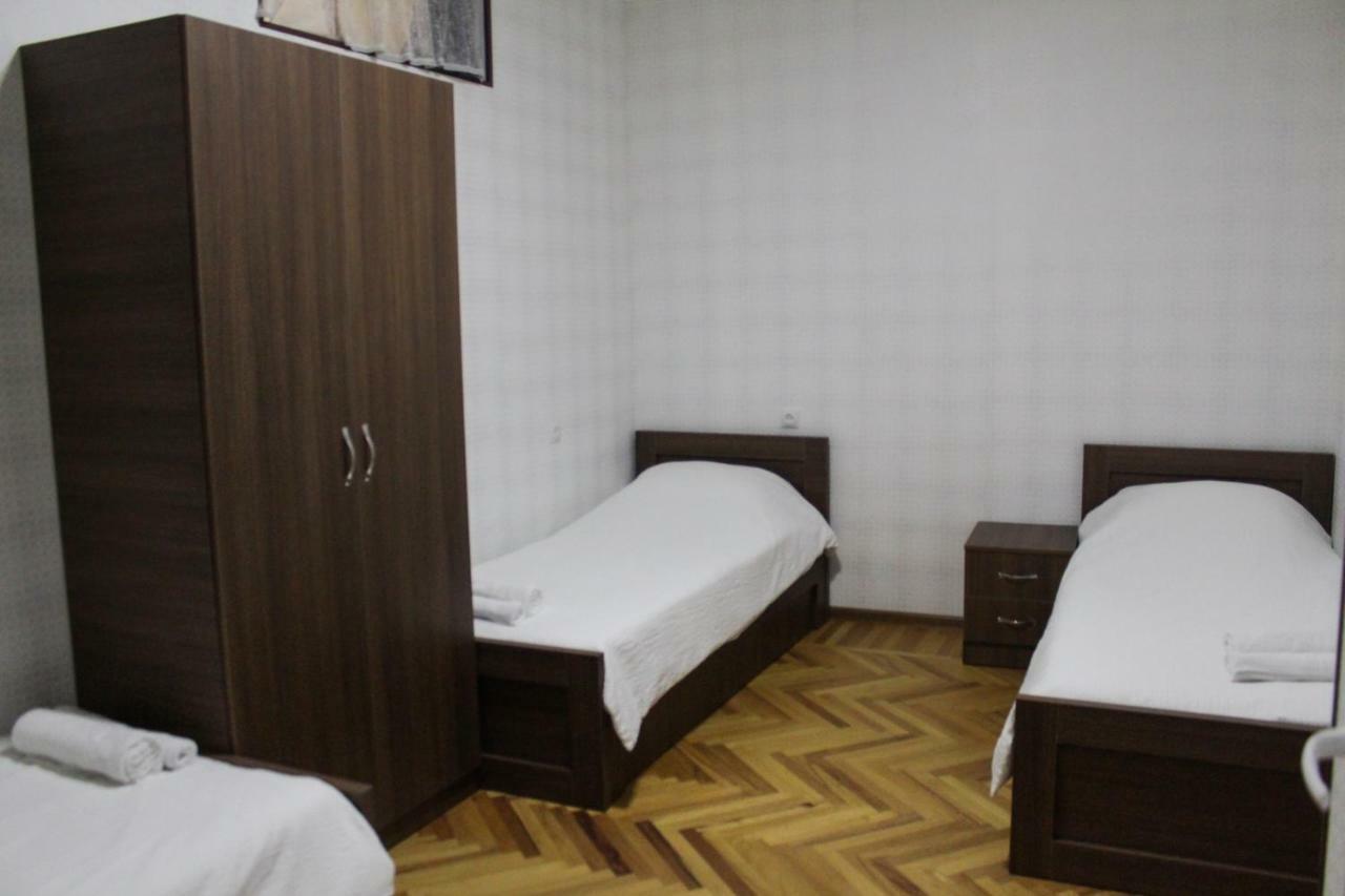 Bagration Hotell Gori Exteriör bild