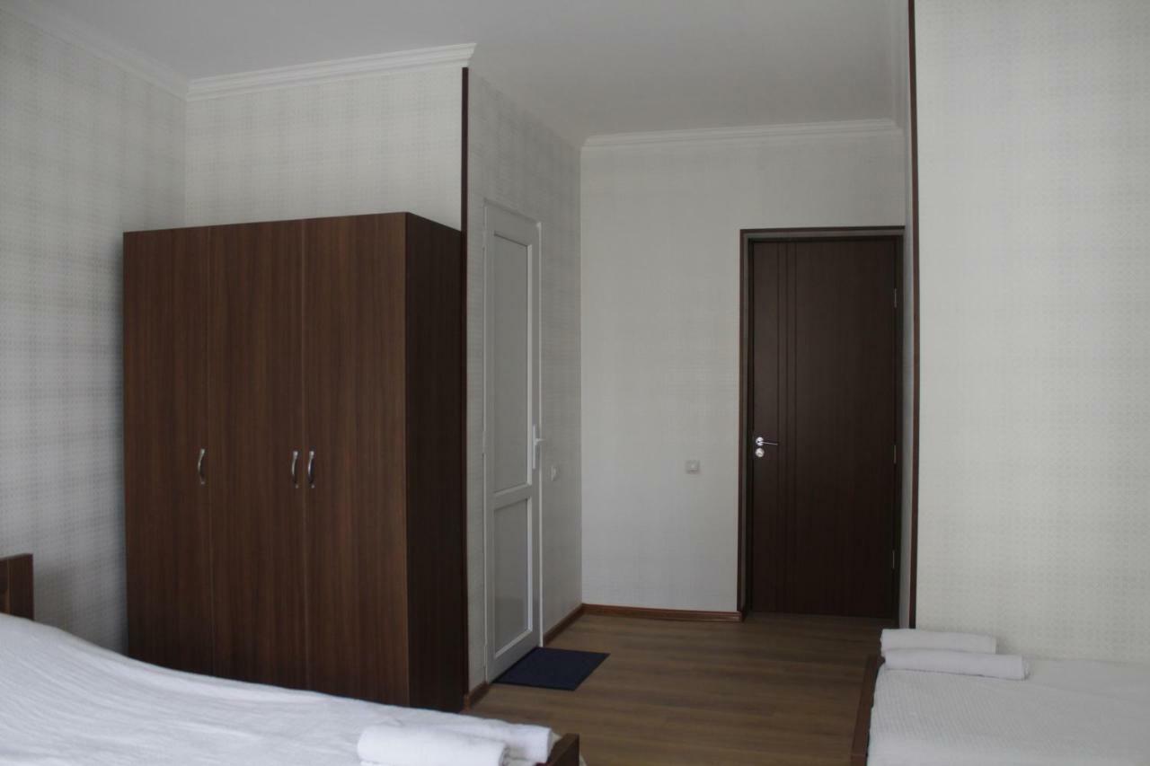 Bagration Hotell Gori Exteriör bild