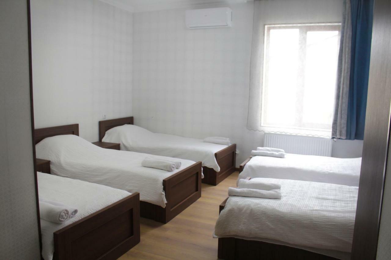 Bagration Hotell Gori Exteriör bild