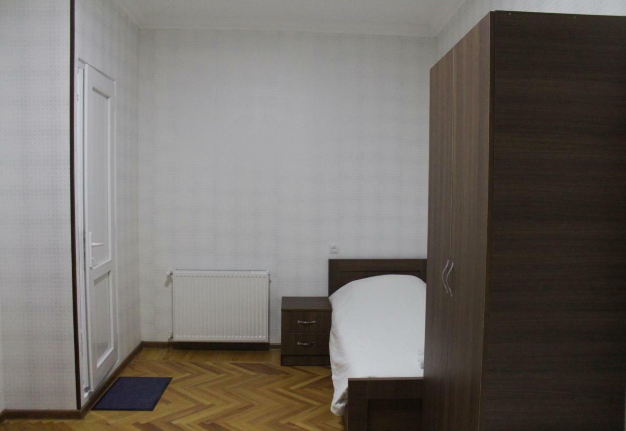 Bagration Hotell Gori Exteriör bild