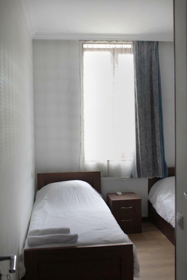 Bagration Hotell Gori Exteriör bild